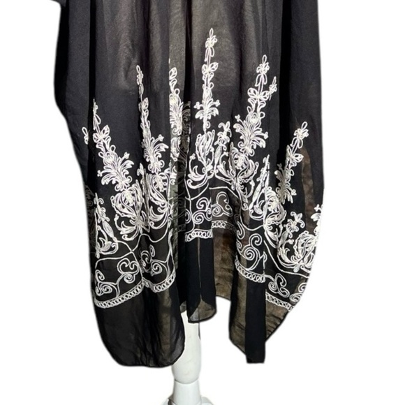 🌻Jessica McClintock Black & White Embroidered Semi-Sheer Cover-Up One Size - Picture 7 of 9